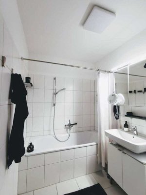 Attraktive und gepflegte 1,5-Zimmer-DG-Wohnung mit Balkon und Einbauküche in Zörbig