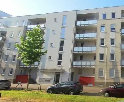 Helle Erdgeschosswohnung mit Balkon in zentraler Karlsruhe-Lage