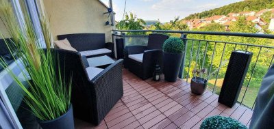 Modernisierte, gemütliche 3,5 Zimmer Wohnung mit schöner Aussicht inkl.Stellplatz