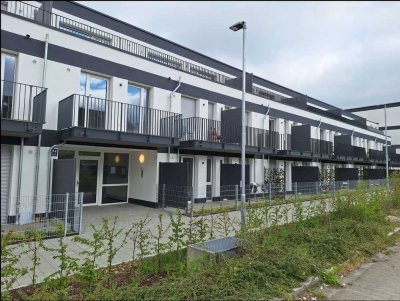 Erstbezug - Modernes möbliertes Apartment mit Terrasse in zentraler Augsburg-Lage