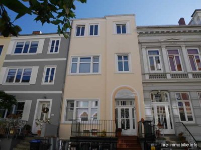 HB - Top Lage-Steintorviertel, in 2020 modernisiertes u. verm. 4 Parteienhaus in ruhiger Seitenstr.