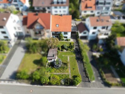 Familienidylle mit viel Platz zum Leben - großzügiges Einfamilienhaus in Helmstadt bei Würzburg