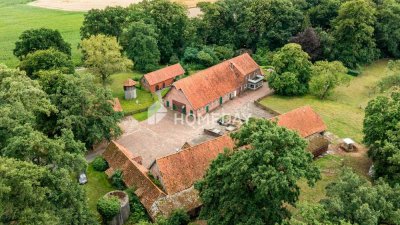 Historisches Bauernhaus mit Weitblick – Großzügiges Anwesen mit 20.000 m² Grundstück in Alleinlage