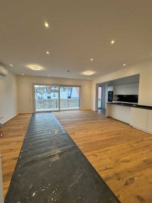 Newly Built, spacious 4-room apartment with AC/Balcony/new Kitchen