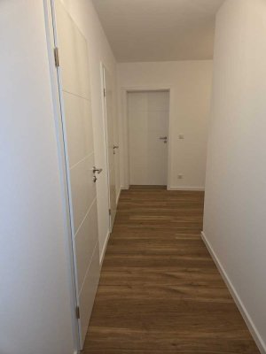 Kernsanierte 3-Zi. Wohnung mit gehobener Innenausstattung mit Balkon in München Berg am Laim