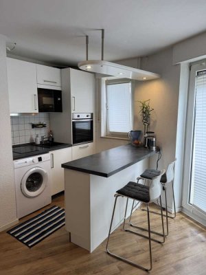 Teilmöbilierte 1-Zimmer-Wohnung mit Küche
