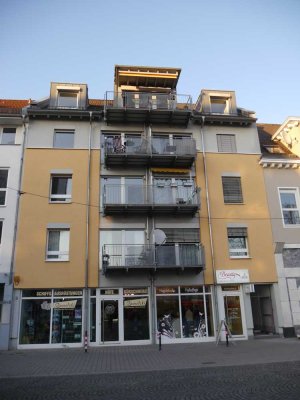 Exklusive, geräumige und gepflegte 3-Zimmer-Wohnung mit zwei Balkonen und EBK in Gießen-Innenstadt