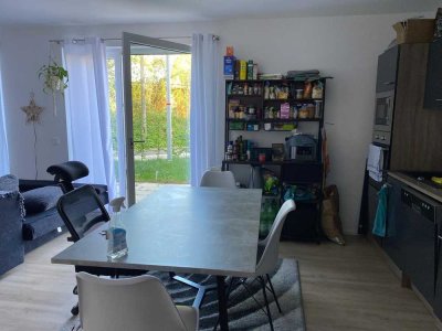 PREISGEDÄMPFTE Sonnige Zwei Zimmer EG Wohnung in s‘Lederer (HEIZKOSTEN IN Nebenkosten enthalten!)