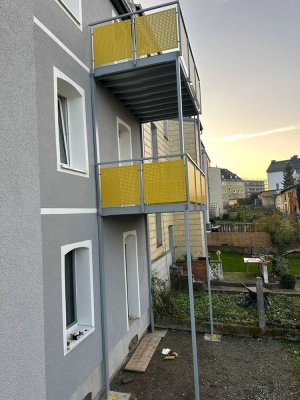 sanierte 2-Zi-Wohnung mit großzügigem Balkon und schnellem Internet, ruhige Lage, Nähe Theater