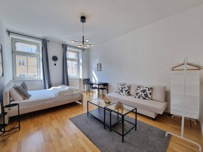 Freundliche 2 Zimmer mit Altbaucharme in ruhiger Lage - Bahnhof Hernals in der Nähe