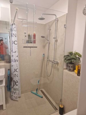 Attraktive Wohnung mit Terrasse und Einbauküche