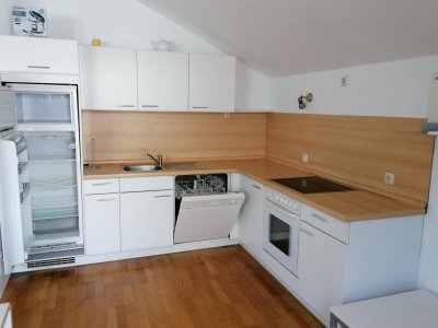Gelegenheit! Gemütliche 2-Zimmer-Wohnung mit Terrasse und möblierter Küche im Stadtzentrum Ried