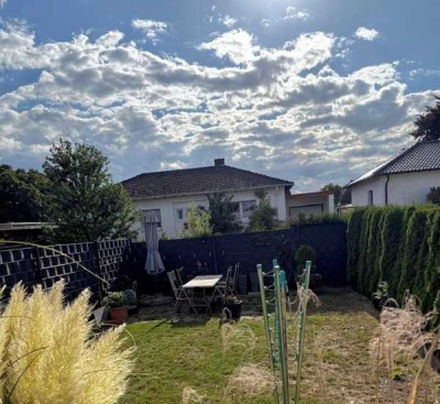 Modernes Wohnen mit großem Garten in ruhiger Wohnlage