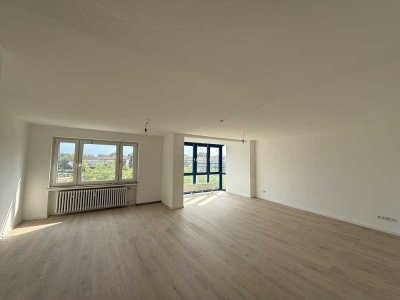 Erstbezug nach Sanierung - große 2 Zimmer Wohnung zu vermieten