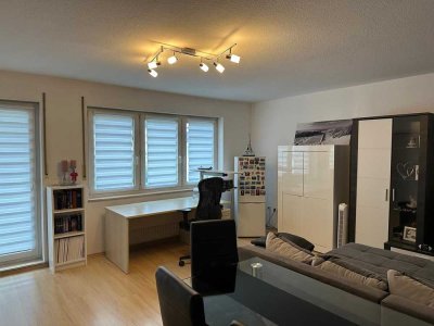 Top Lage/2-Zimmer mit EBK & Balkon/Teilmöbeliert