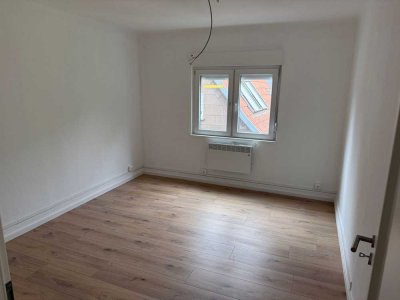 Sofort verfügbar! 2-Zimmer-Wohnung als Erstbezug nach Renovierung !