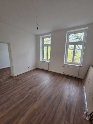 Kernsanierung 2025! hochwertig ausgestattete 2-Raum-Wohnung mit Südbalkon im 1.OG
