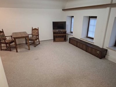 2.5 Zimmerwohnung in der Fußgängerzone teilmöbliert