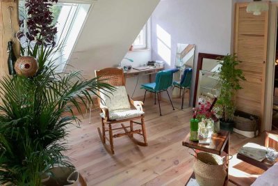 Charmante Altbauwohnung in Bad Wilhelmshöhe an Selbstnutzer oder Anleger zu verkaufen