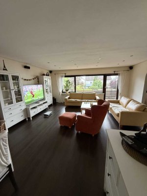 Charmante 4,5‑Zimmer‐Wohnung im 1. OG mit Garage, Balkon & Hundewiese – Ihr neues Zuhause in Ketsch!