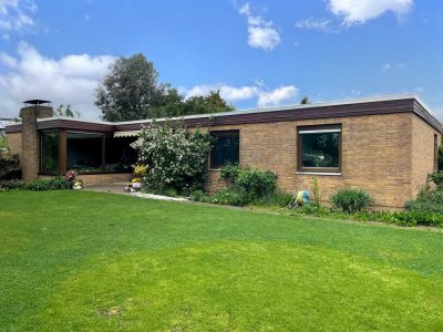 Modernisierter Familienbungalow mit Einliegerwohnung, großem Keller & Südwestgarten in Wob. Mörse