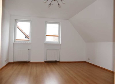 Helle 67 m², 3,5-Zimmer-DG-Wohnung in Landau-Nußdorf