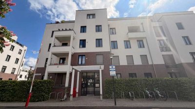Schmuckstück zur Miete: 2-Zimmer-Wohnung mit riesiger Terrasse & Einbauküche