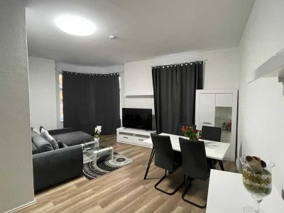 ANFRAGEN ÜBER DAS KONTAKTFELD!!! 3,5 Zimmer mit EBK, Balkon und Badewanne