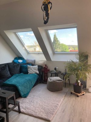 Exklusive 1-Raum-DG-Wohnung mit gehobener Innenausstattung mit Balkon und EBK in Heroldsberg