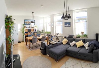 Helle 3-Zimmerwohnung Altbau  in zentraler Lage