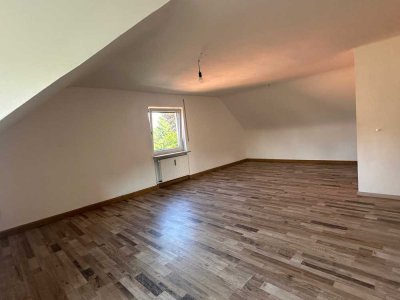 Schnuckelige 3-Zi-Dachgeschoss-Wohnung mit Blick ins Grüne, Zirndorf-Winterdorf