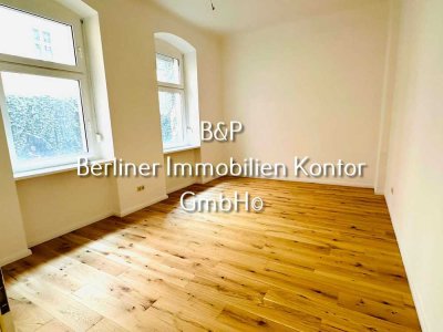 Renovierte zwei-Zimmer-Wohnung Hochparterre in zentraler Kiezlage