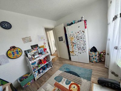 Ansprechende Helle  3-Zimmer-Wohnung mit Balkon zur Miete in 70439, Zuffenhausen