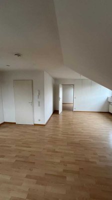 Schöne Dachgeschosswohnung in ruhiger Lage