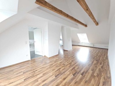 Helle 2-Zimmer-Wohnung in Hannover-Mitte mit EBK & Badewanne
