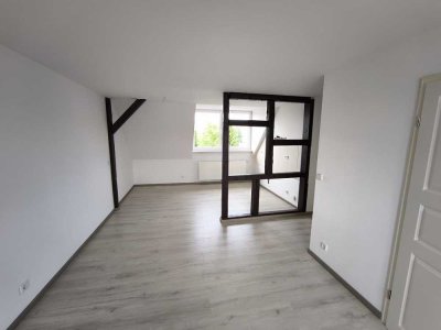 Moderne sanierte 2-Zimmer-Wohnung im Dachgeschoss (301)