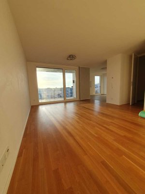Moderne 4-Zimmer Wohnung mit Balkon