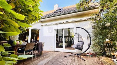 Gepflegtes Einfamilienhaus mit Terrasse, Doppelcarport und umfangreicher Ausstattung