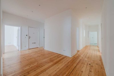 Repräsentativer Altbau in Bestlage: Frisch sanierte 4-Zimmer-Wohnung - bezugsfertig & provisionsfrei