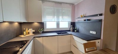 Licht, Raum und Lebensqualität im Weiherfeld, mit großer Garage, Stellplatz und sofort bezugsfrei