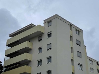 PROVISIONSFREI: Lichtdurchflutete 3-Zi.-Dachgeschosswohnung mit riesiger Terrasse