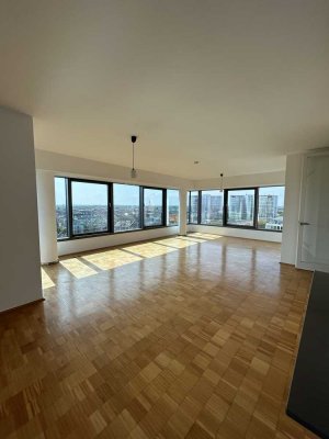 Df.-Hafen: Elegante 3-Raum-Wohnung mit spektakulärem Fernblick im 12. OG