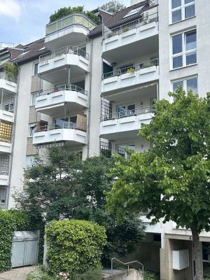 Traumhaft schöne,  helle Etagenwohnung in Golzheim