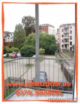 HELLE  freundliche  3-Zimmer-Wohnung mit LAMINAT, BALKON und Tageslichtbad!