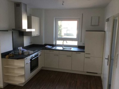Exklusive, geräumige und neuwertige 1-Zimmer-Wohnung mit Einbauküche in Schrobenhausen