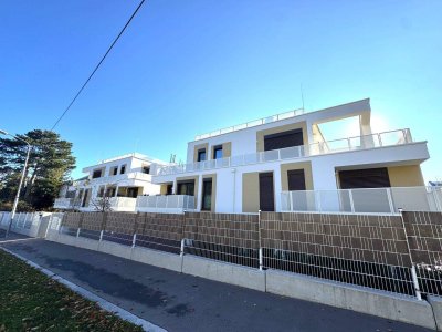 Bright Apartment with Balcony and Pool Access