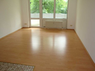 Zentrumsnähe, 1-Zi.-Wohnung, Balkon, Einbauküche, TG-Stellplatz, Wfl. ca. 33 m²