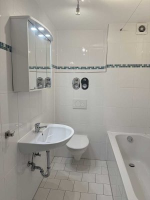 Sendling Westpark - 2,5-Zimmer-Gartenwohnung mit Loggia, Balkon und Garten