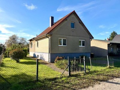 sanierungsbedürftiges Einfamilienhaus mit Grundstück und Nebengelass