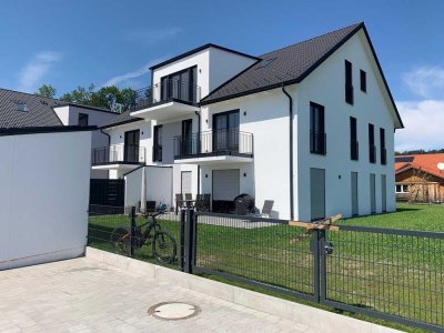 Erstbezug mit Fernblick - Ruhige, helle 3-Zimmer-Wohnung mit Südwest-Balkon und 2 Stellplätzen
